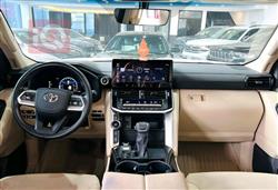 تۆیۆتا لاند کروزەر